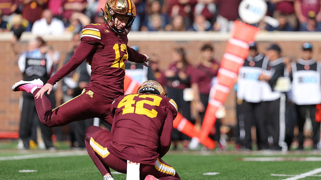 Minnesota's late-arriving kicker Luke Drzewiecki quickly makes a strong impression — Eden Prairie Dining news